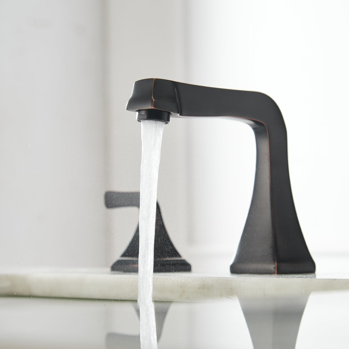 8 in 2 Handle Bathroom Faucet with Drain Oil Rubbed Bronze - buyfaucet.com
