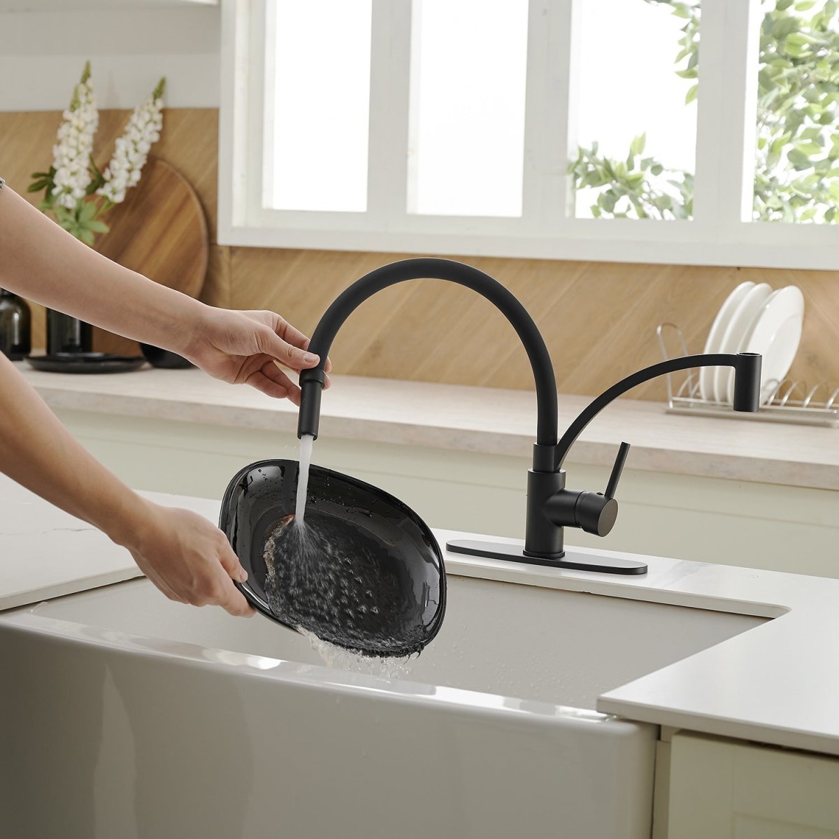 Single Handle Kitchen Faucet with Pull Down Sprayer Black - buyfaucet.com