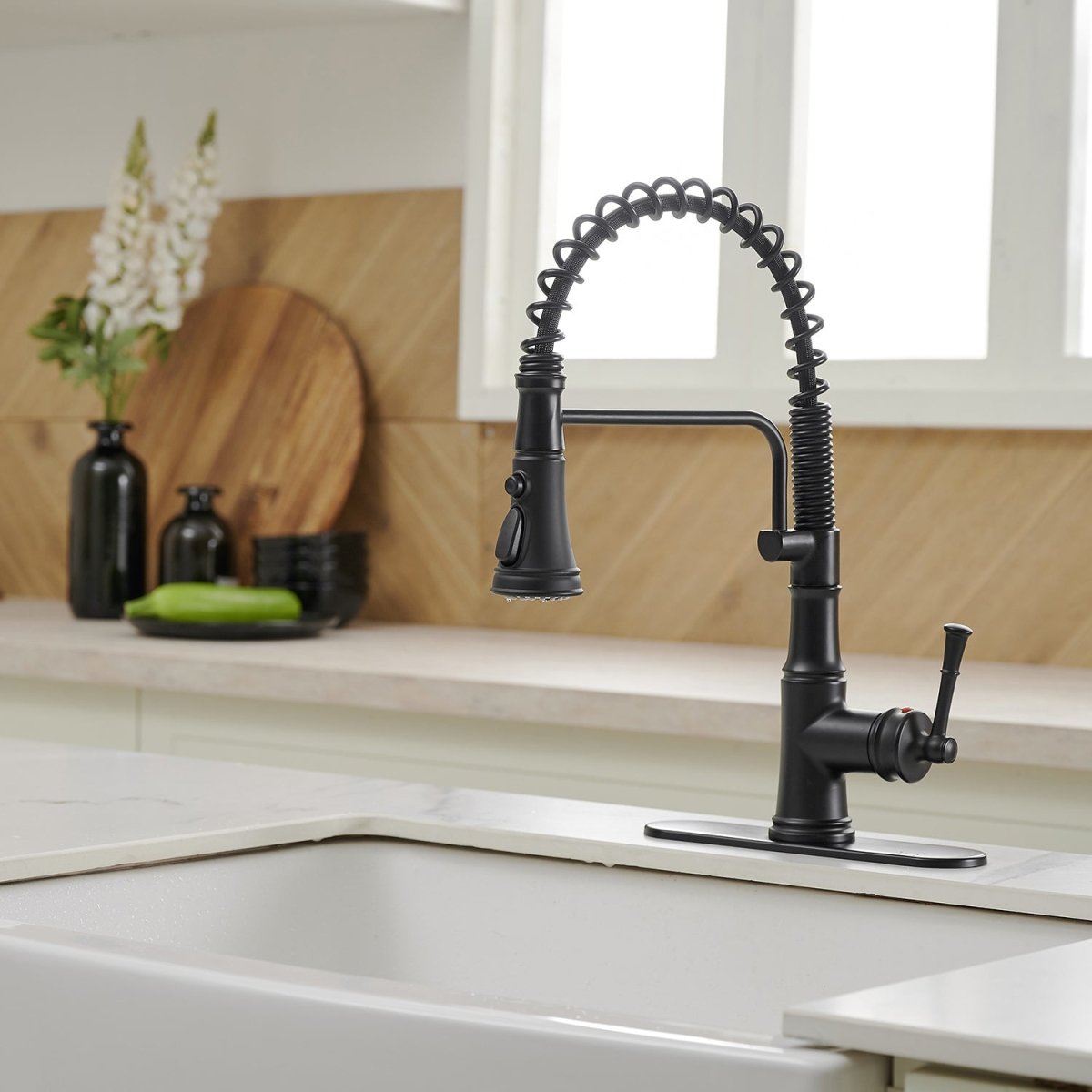 Single-Handle Pull-Down Sprayer Kitchen Faucet Matte Black - buyfaucet.com