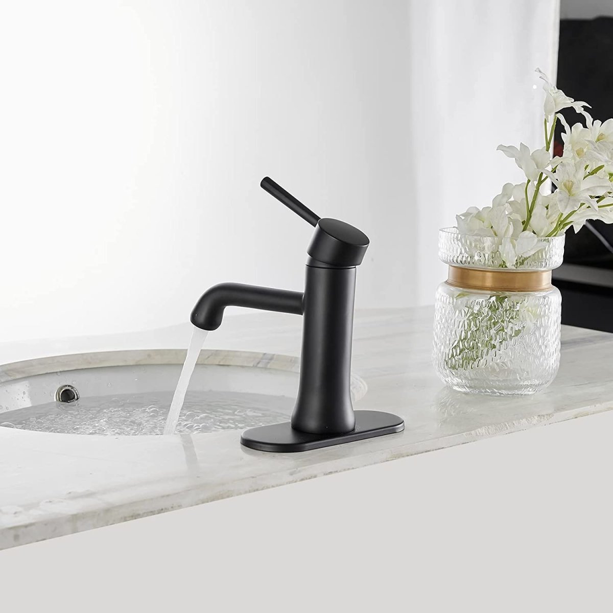 Single Hole Single-Handle Bathroom Faucet in Matte Black - buyfaucet.com