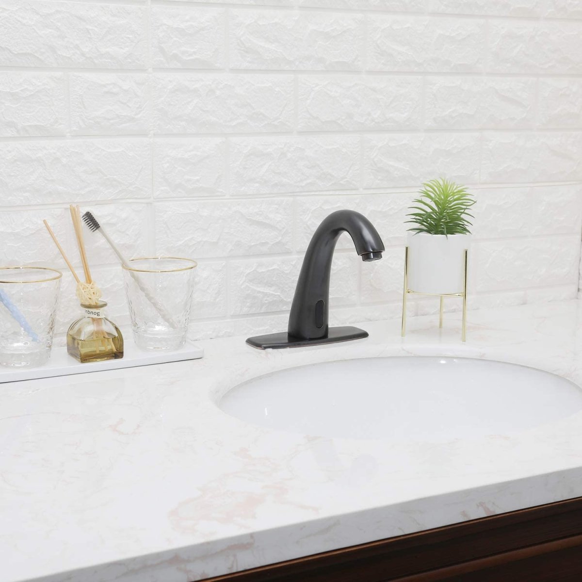 Touchless Bathroom Faucet with Deckplate Oil Rubbed Bronze - buyfaucet.com