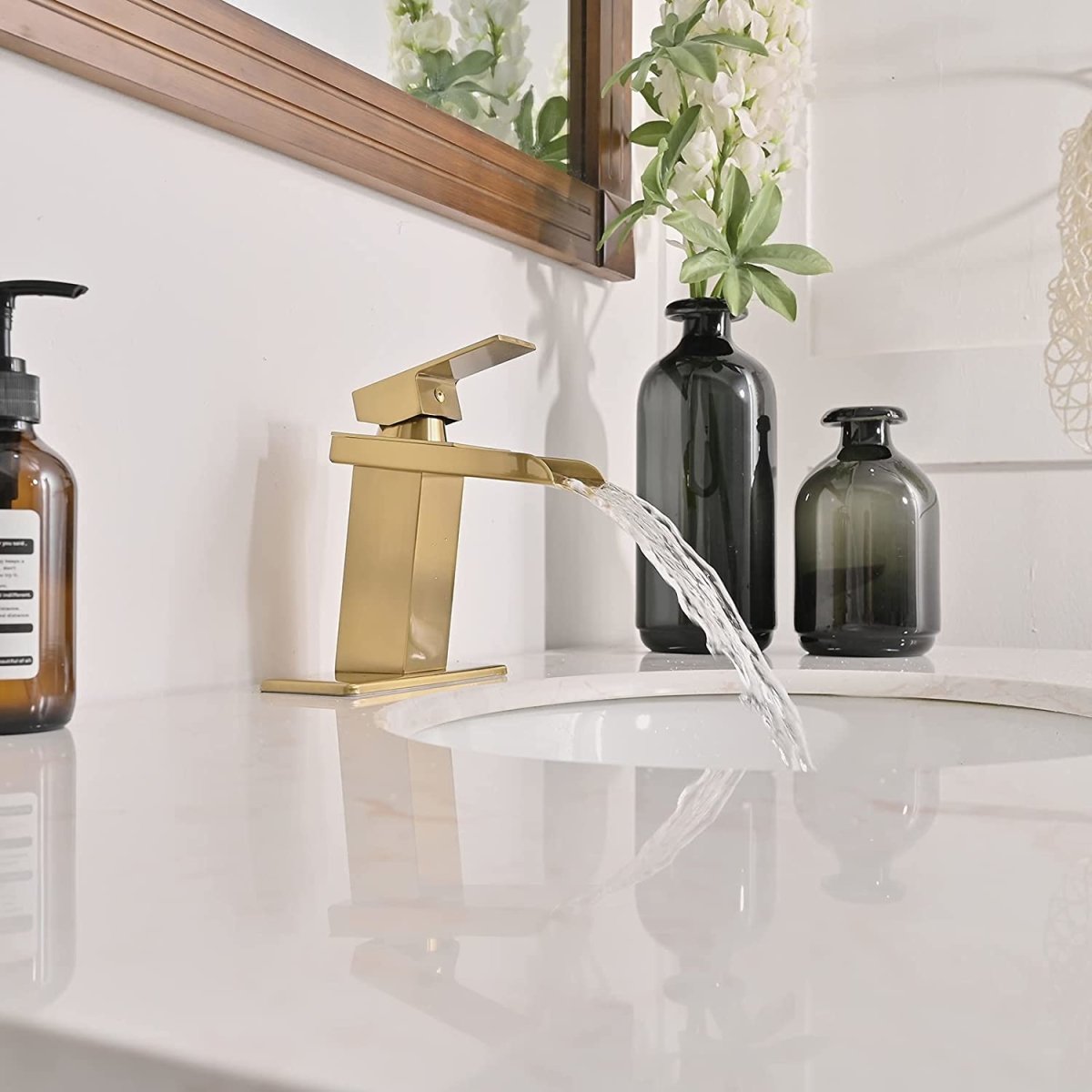 Lavatory Vanity Sink Mixer Tap Deck Mount Gold